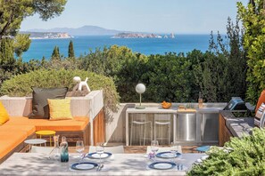 Outdoor dining - Villa Verde - Modern 5 bedroom villa in Begur (Begur)