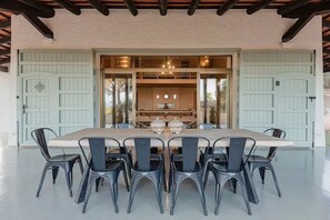 Outdoor dining - Casa La Capella - Lovely property with pool in Costa Brava (Girona)