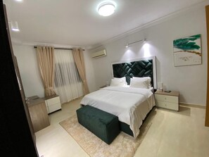 Apartment | 3 Schlafzimmer, Bügeleisen/Bügelbrett, kostenloses WLAN, Bettwäsche