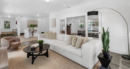Memory Lane, Cozy Home with Pool, Lush South Miami