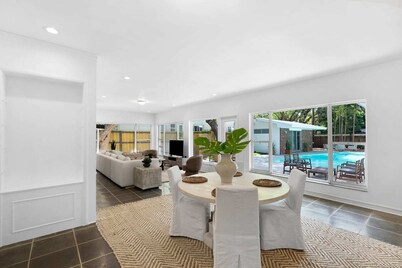 Memory Lane, Cozy Home with Pool, Lush South Miami