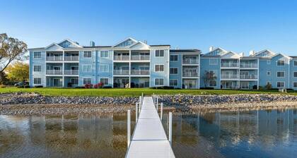 Harborage Pointe Waterfront