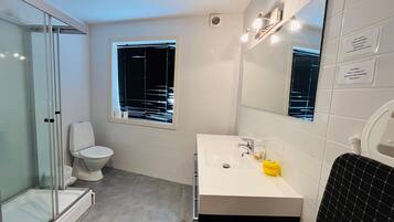 Standard Apartment, 2 Bedrooms, Partial Ocean View | Bathroom | Soap, toilet paper
