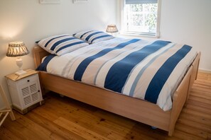 House | 2 bedrooms, individually furnished, bed sheets - Modern Comforts of This Home in Paesens (Paesens)