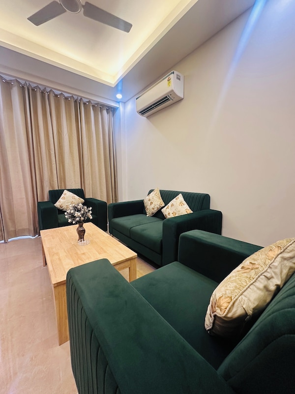 The Lodgers Luxury1bhk Service Apartment - Gurugram