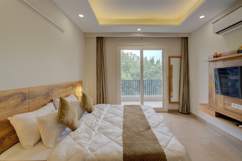 The Lodgers Luxury1BHK Service Apartment