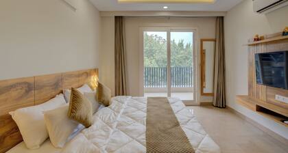 The Lodgers Luxury1BHK Service Apartment