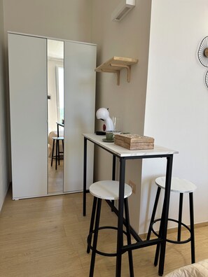 Hypo-allergenic bedding, memory-foam beds, individually decorated - Li Mori Rooms (Lizzanello)