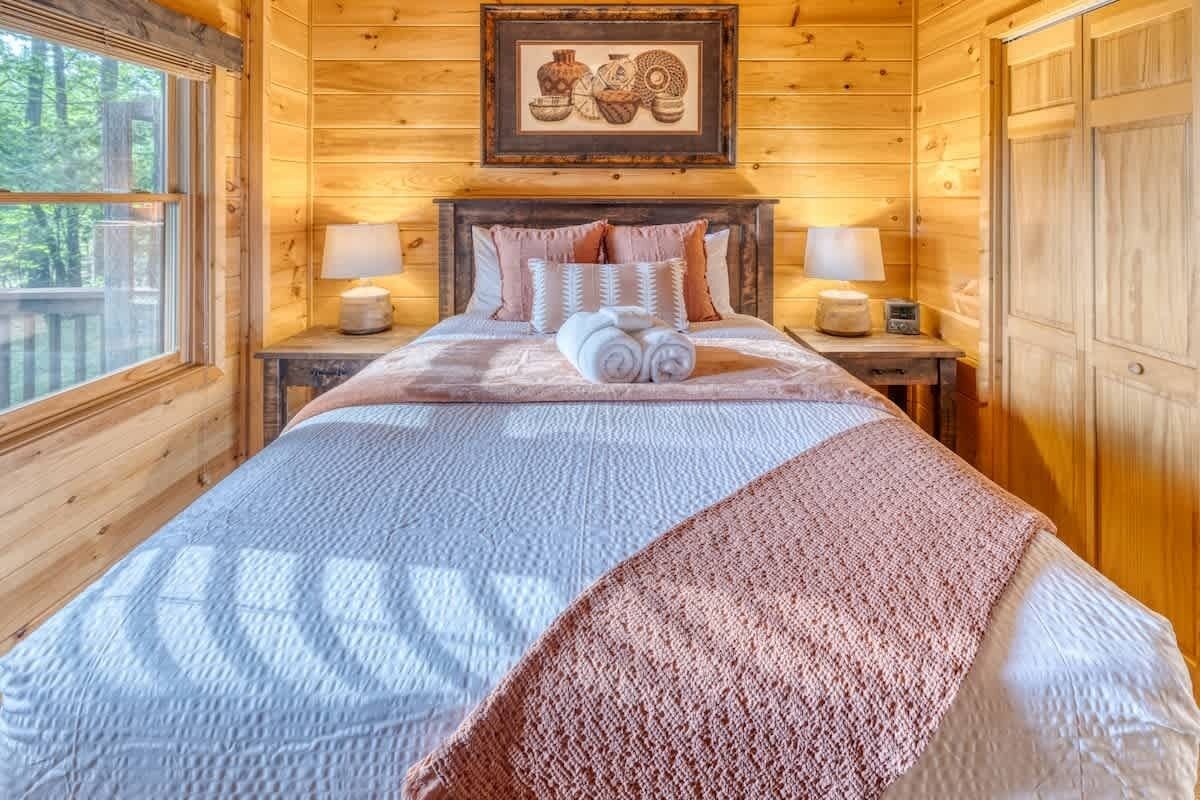 3 bedrooms, iron/ironing board, travel cot, WiFi