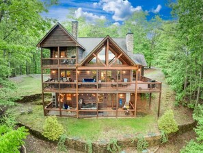 المنشأة من الخارج