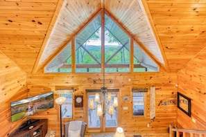 Interior - Western Sky - Lovely view, hot tub, fire pit, pets (Blue Ridge)