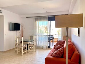 Apartment | Dining