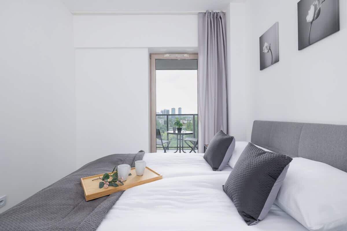 1 bedroom, desk, iron/ironing board, WiFi