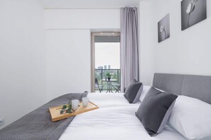 1 bedroom, desk, iron/ironing board, WiFi