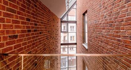 Elegant Studio | View of the River, close to the Old Town