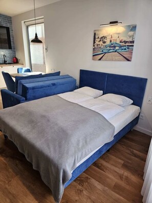 م�كواة/لوح كي وواي فاي وملاءات أسرّة