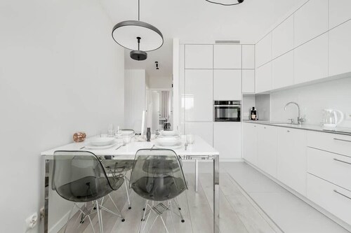 Spacious Apartment for 6 Persons | Parking and Balcony