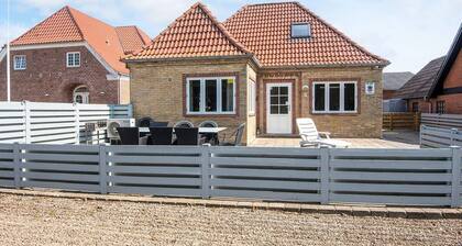 6 Person Holiday Home in Hojer