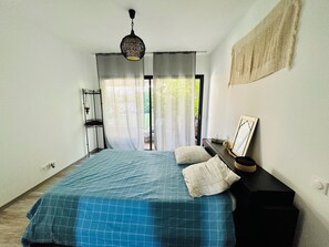 3 bedrooms, desk, iron/ironing board, free WiFi - Villa Contemporaine au Calme en Plein Centre Ville (Avignon)