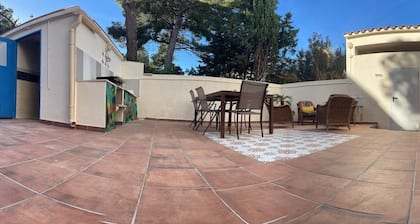 Air-conditioned apartment 3 minutes from La Farella beach