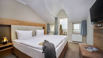 Junior Suite mit Meerblick (27/08) | Hypo-allergenic bedding, individually decorated, individually furnished