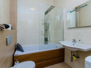 Departamento | Baño | Regadera y secadora de cabello