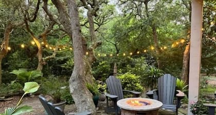 Higher Altitude 1 BR 1 BA Short walk to the beach!