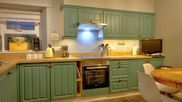 Réfrigérateur, micro-ondes, four, lave-vaisselle