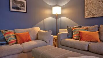 Télévision, cheminée