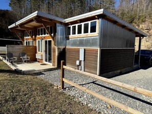 Exterior - ATV TrailCamp: Kelly's Quarters-- Just seconds from the HMT Pocahontas Trailhead! (Bramwell)