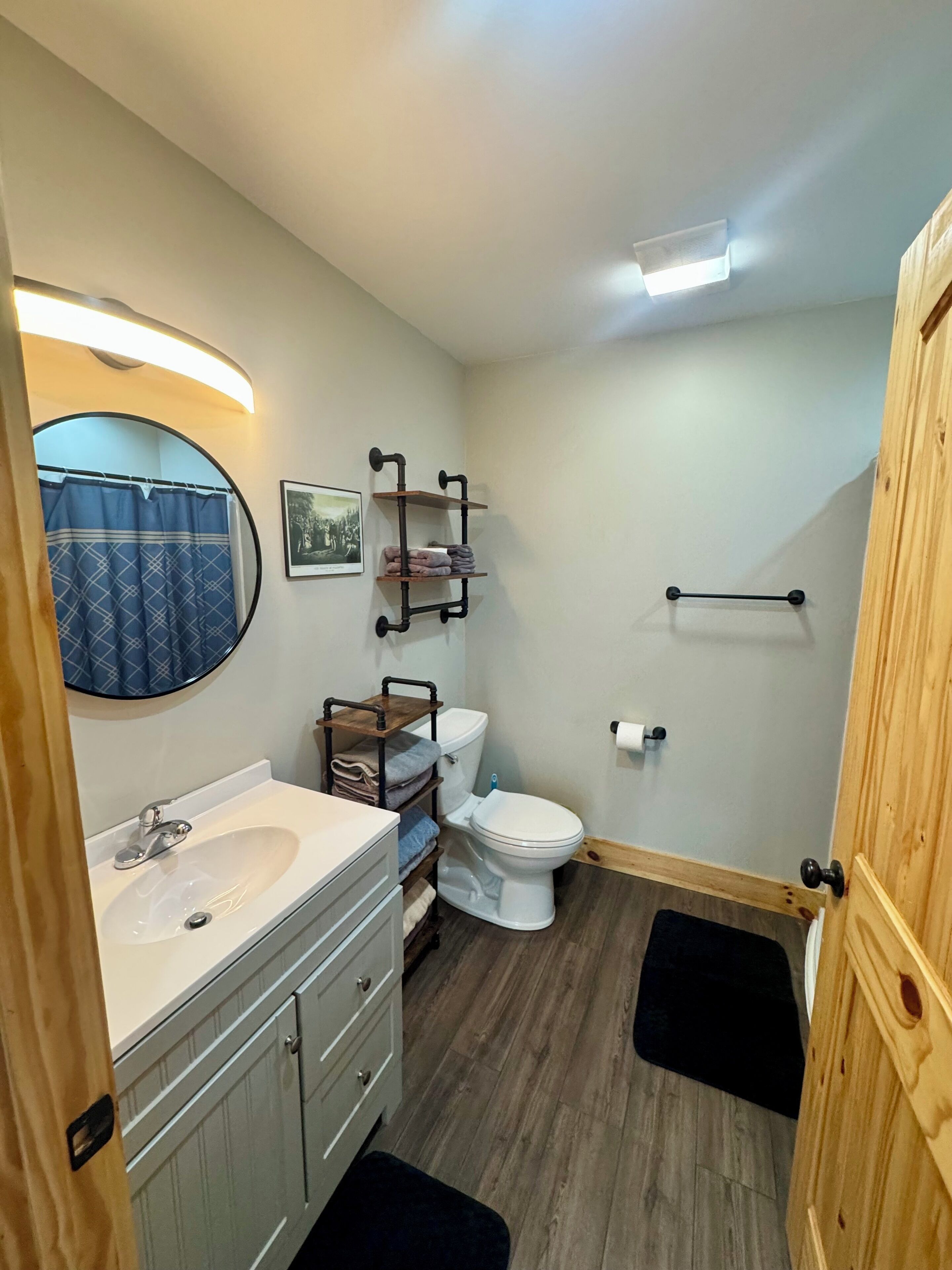 吹  风机、毛巾