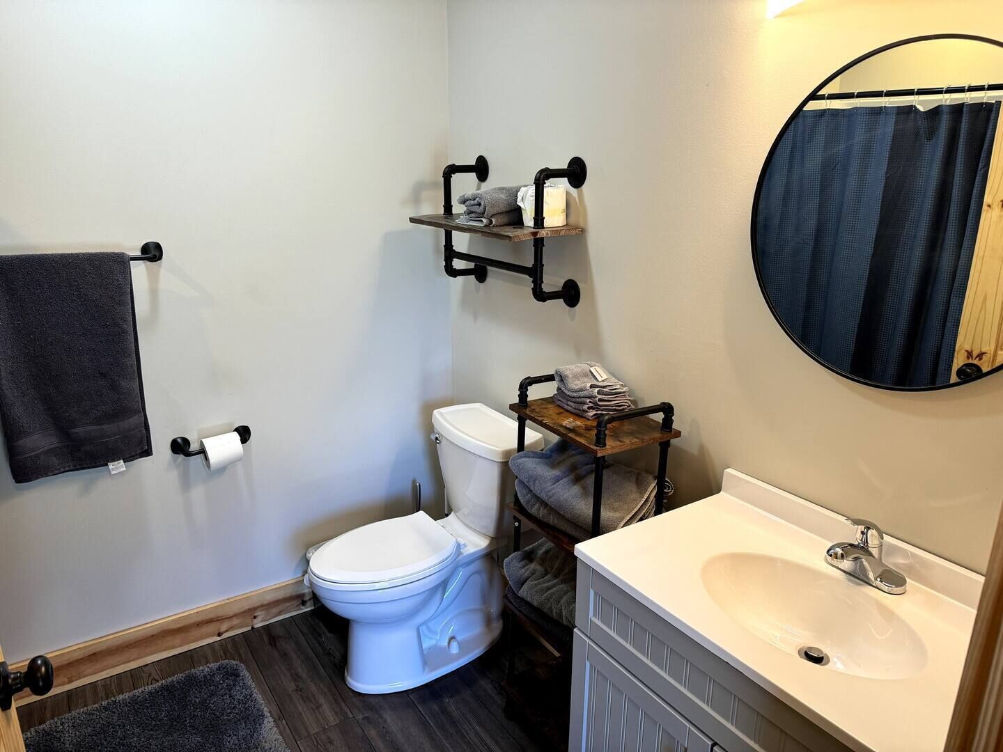 Sèche-cheveux, serviettes fournies