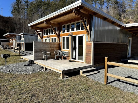 Exterior. ATV TrailCamp: Harris's Hut-- Just seconds from the HMT Pocahontas Trailhead!