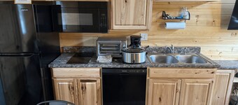 ATV TrailCamp: Larne's Lodge-- Just seconds from the HMT Pocahontas Trailhead!