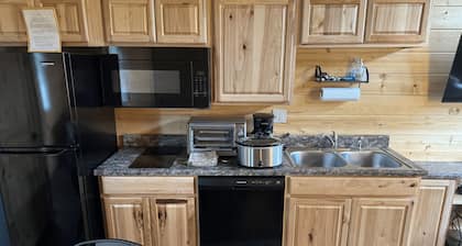 ATV TrailCamp: Larne's Lodge-- Just seconds from the HMT Pocahontas Trailhead!