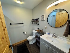 Secador de pelo, toallas