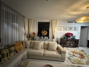 Living area - Centre of town  (Sydney)