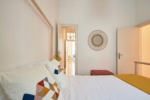 Apartment | 4 bedrooms, free WiFi - Spacious Apartment In The Perfect Lisbon Location, By Timecooler (Lisbon)