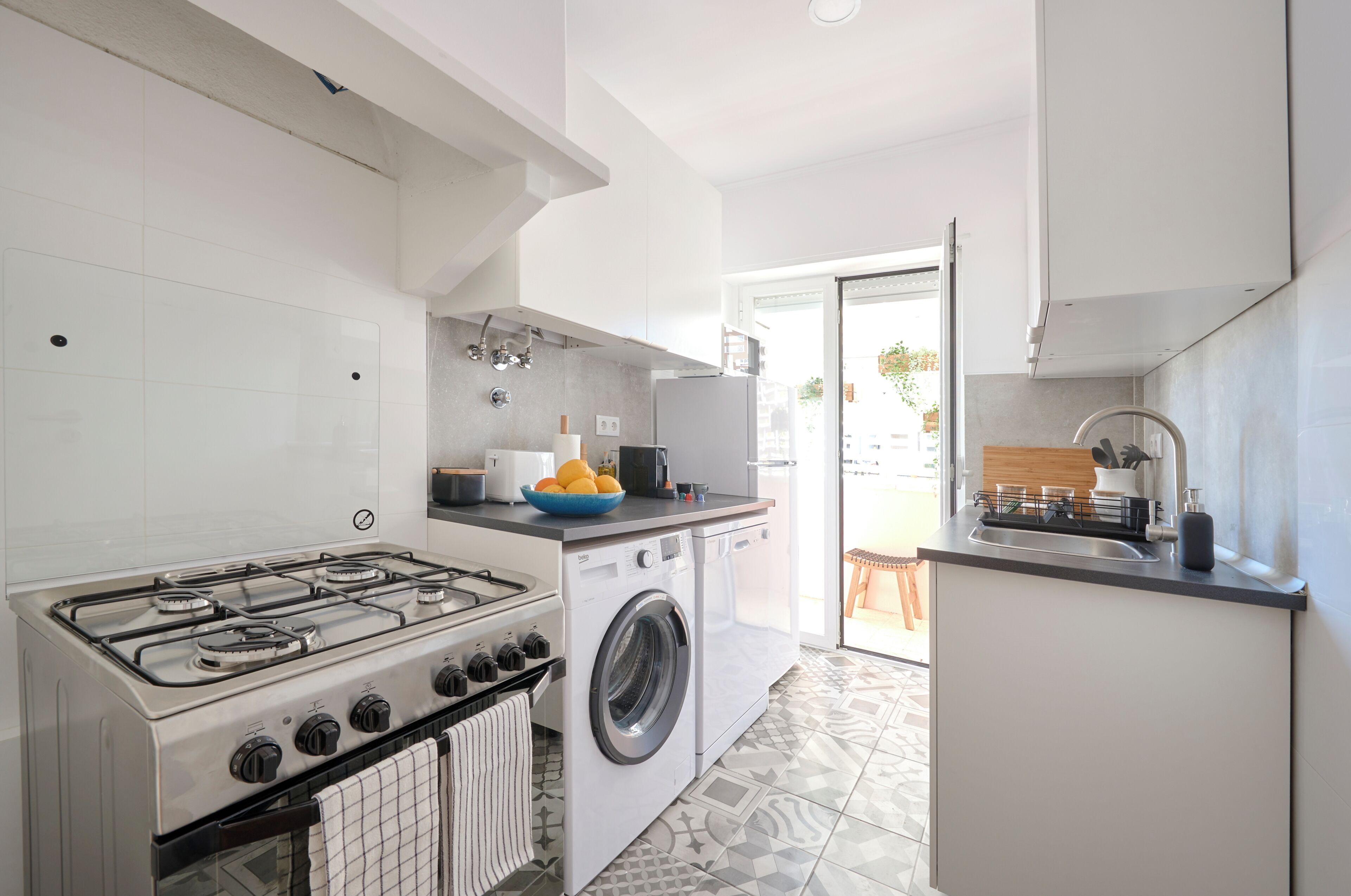 Apartamento, 2 habitaciones | Cocina privada | Frigorífico, microondas, horno y placa de cocina