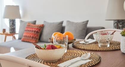 Idyllic Light-Filled Alfama Apt, By Timecooler