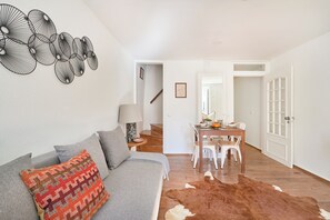 Apartment, 2 Bedrooms | Living room