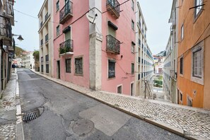 Exterior - Central, Comfy And Light-Filled Apt, By Timecooler (Lisbon)