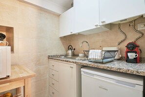 公寓 | 私人厨房 | 冰箱、微波炉、炉灶、餐桌