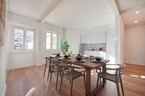 Apartment, 3 Bedrooms | Private kitchen | Fridge, microwave, oven, stovetop