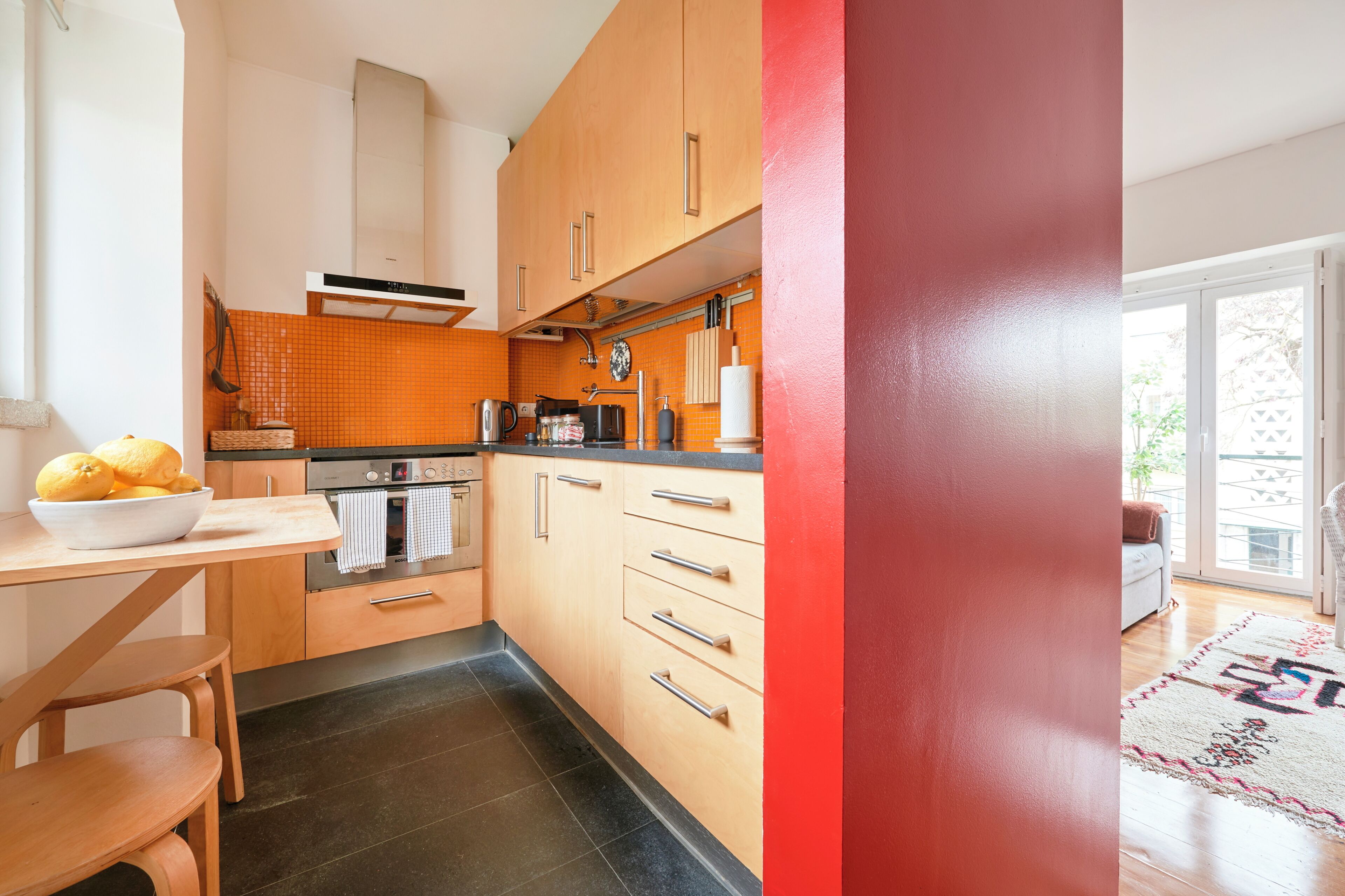 Appartement | Cuisine privée | Réfrigérateur, four à micro-ondes, surface de cuisson