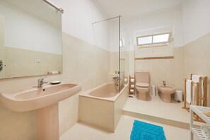 Apartment, 2 Bedrooms | Bathroom | Towels - Light Filled & Renovated Apartment, By Timecooler (Lisbon)