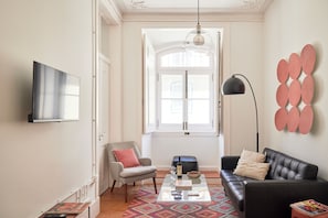 Living room - Sunny Pink Street Historical Apt, By Timecooler (Lisbon)