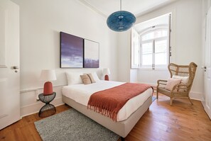 Apartment | 3 bedrooms, free WiFi - Sunny Pink Street Historical Apt, By Timecooler (Lisbon)