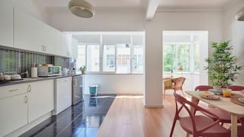 Apartment, 2 Bedrooms | Private kitchen