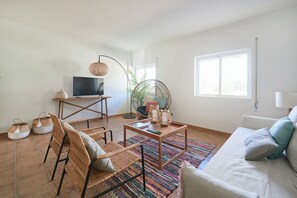 Apartment, 2 Bedrooms | Living room